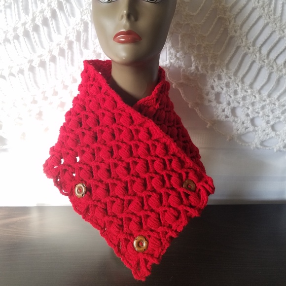 Scarf, Cowl - Picture 1 of 4